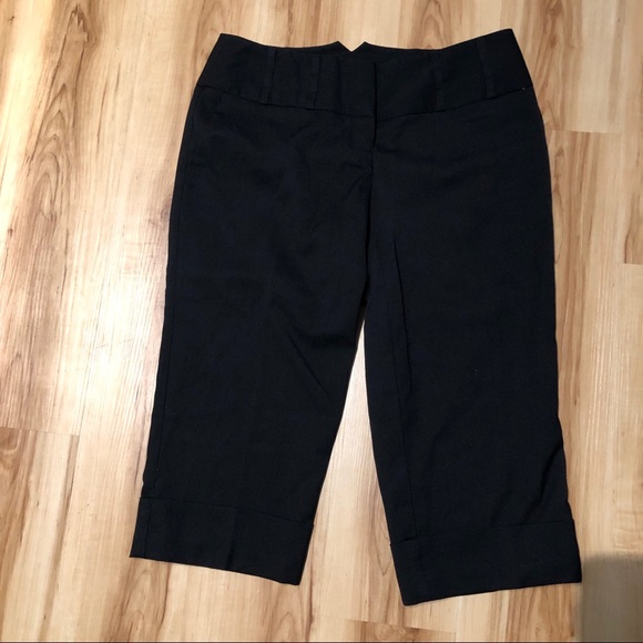 Black Capris Size 5 - Picture 2 of 6